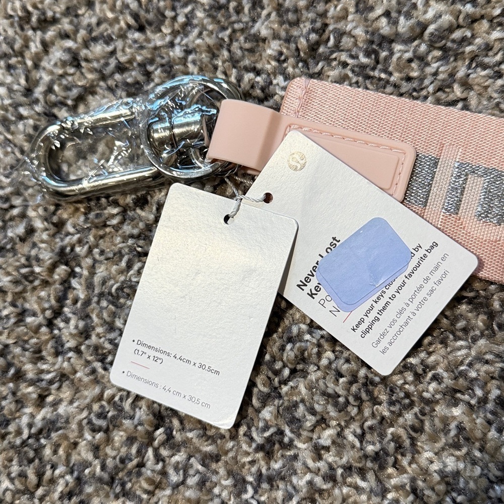 NWT Never Lost Keychain - Picture 3 of 6